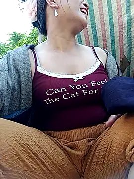 mami-rubi online show from April 12, 9:12 am