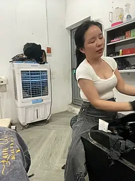 Ivy Trix2 online show from March 22, 9:37 am