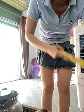 Ivy Trix2 online show from April 16, 8:03 am