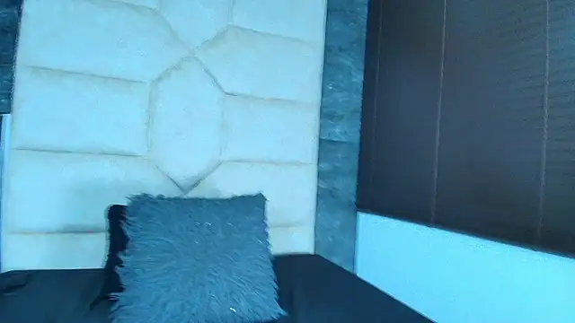 Ariia Monroee online show from May 3, 1:31 am