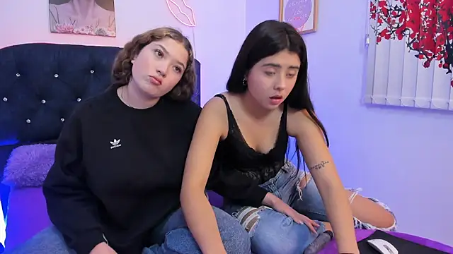 valeria and zoe online show from February 27, 2:28 pm