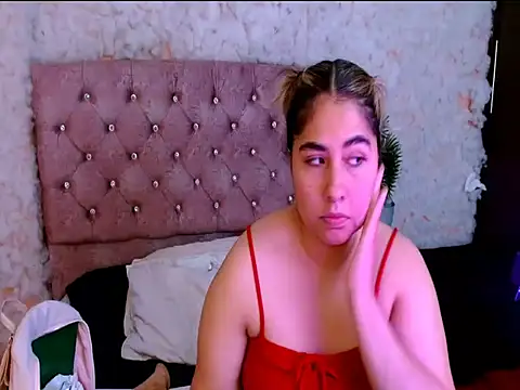 Sofiazaf  online show from April 1, 1:23 pm