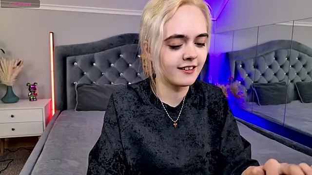 Bambi Bloom online show from March 2, 6:47 am