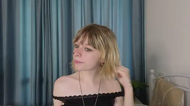 MollySally online show from May 18, 4:18 am