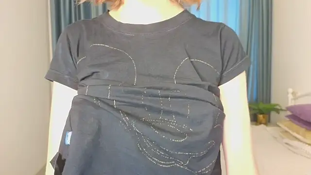 MollySally online show from June 25, 5:12 am