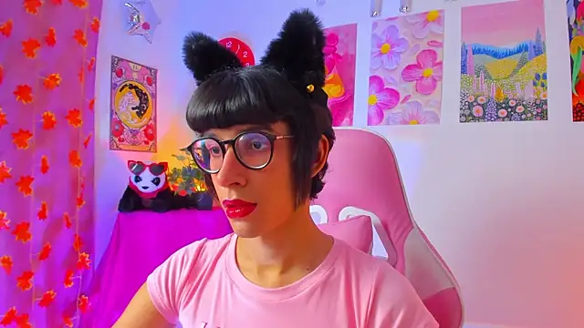 Madeline 21 online show from March 29, 5:06 am