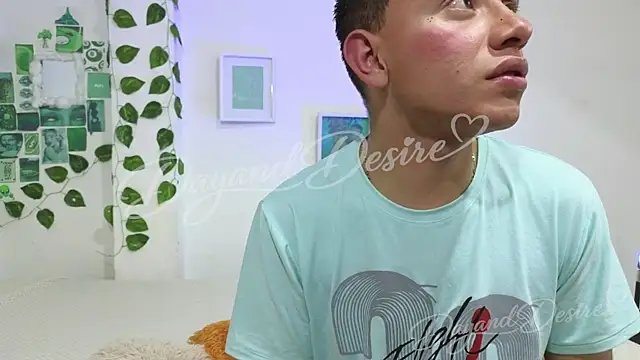 DayandDesire online show from April 13, 2:35 am