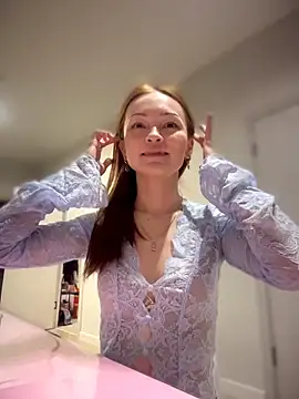 SadieSink  online show from March 6, 7:14 am