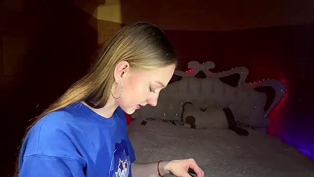 Anika Socutehe online show from March 31, 9:37 pm