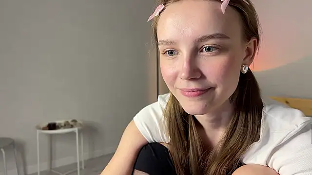 Lolatatee online show from March 5, 7:42 pm