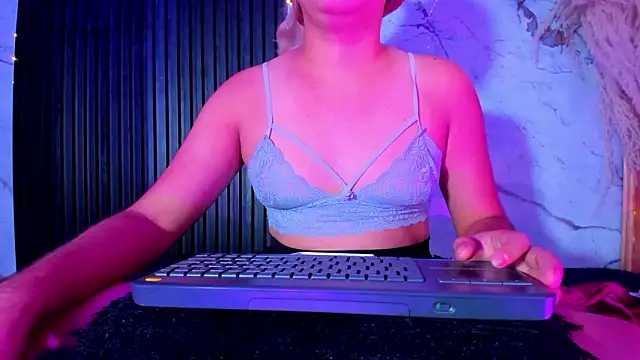 valery delux online show from March 14, 1:12 pm