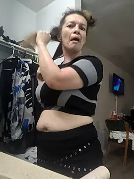 VelvetRae online show from April 16, 4:46 am