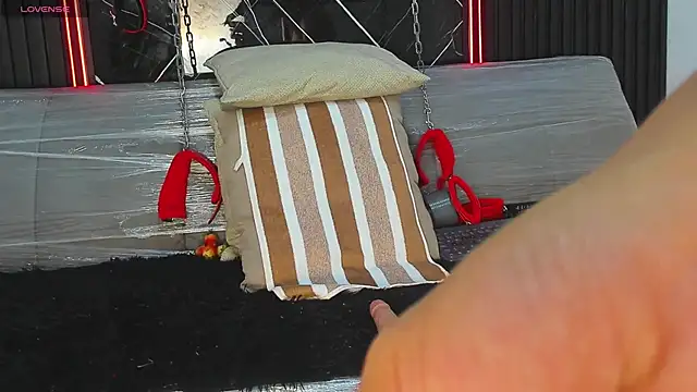 Megan Duskk online show from April 5, 3:11 pm