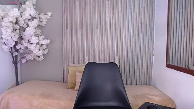 Tiana Glow2 online show from April 7, 11:07 pm