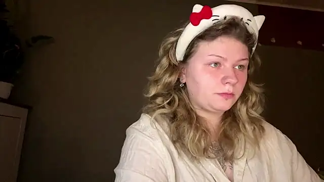 YoungAlina online show from April 15, 10:32 pm