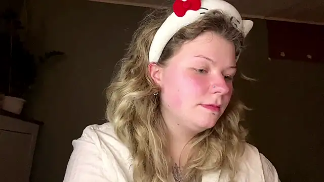 YoungAlina online show from April 22, 10:40 pm