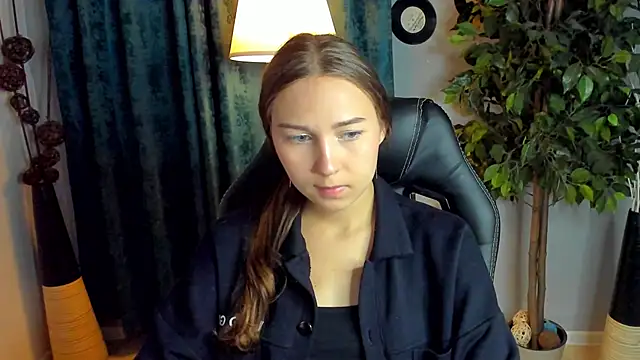 OliviaLang online show from May 22, 12:03 pm
