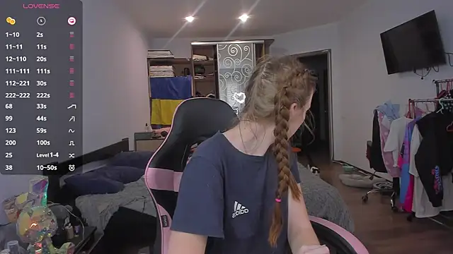 Mary Blu online show from November 29, 10:52 am