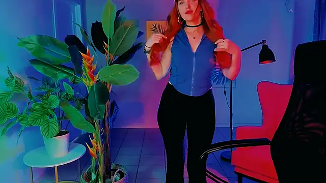 AliceSmite online show from May 16, 1:43 pm