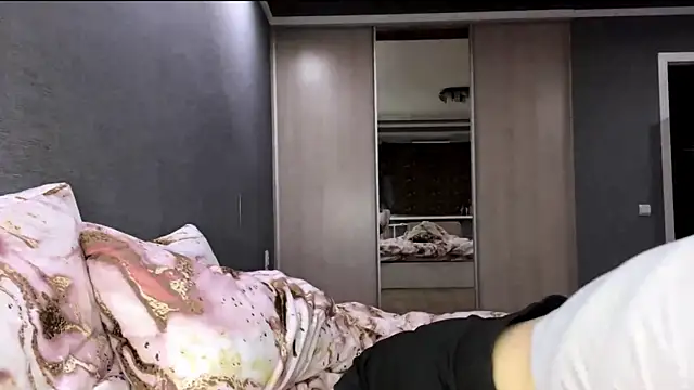 HousedMud online show from April 6, 8:10 pm