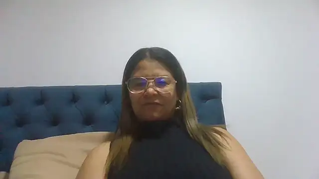 Jiwon Han online show from April 12, 11:06 pm