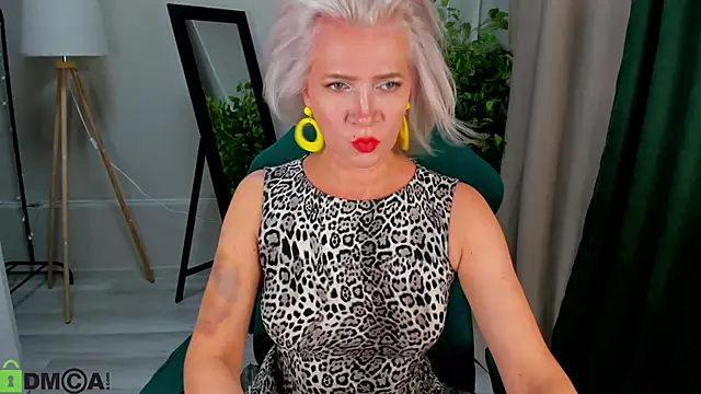 Ledi Luna online show from June 10, 9:41 am