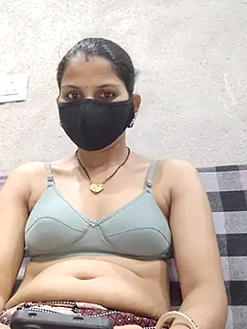 lovelypooja93 online show from August 6, 4:58 pm