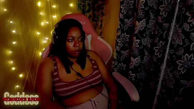 Goddess MercedesRedd online show from July 18, 5:37 pm