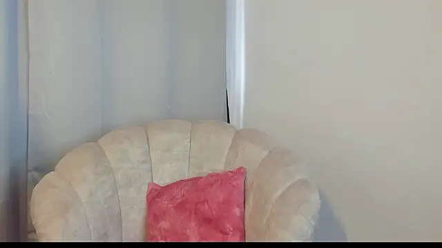 IVONE ASHAR online show from April 17, 2:30 pm