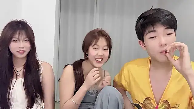 SM 0007 online show from March 29, 2:05 pm