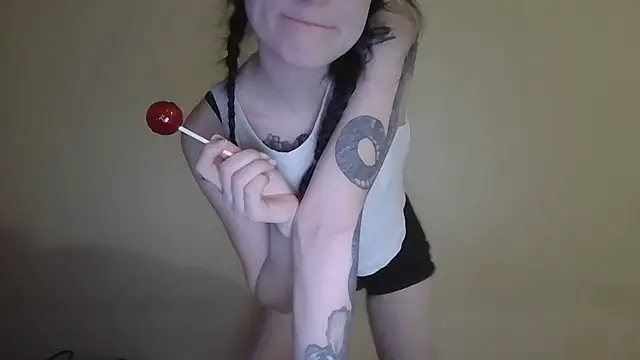 MaryWood online show from March 6, 5:41 pm