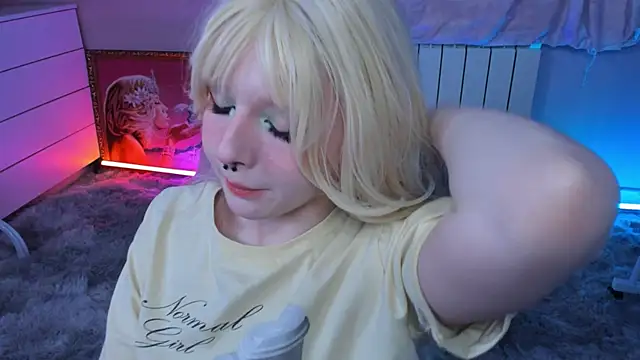 EvaforHIM online show from April 21, 9:33 pm