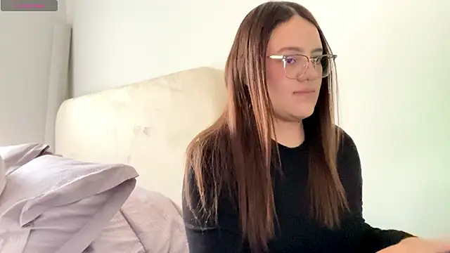 Sarahhh 0 online show from March 4, 8:15 pm