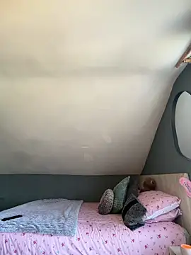 Saskia xx online show from April 2, 12:35 pm