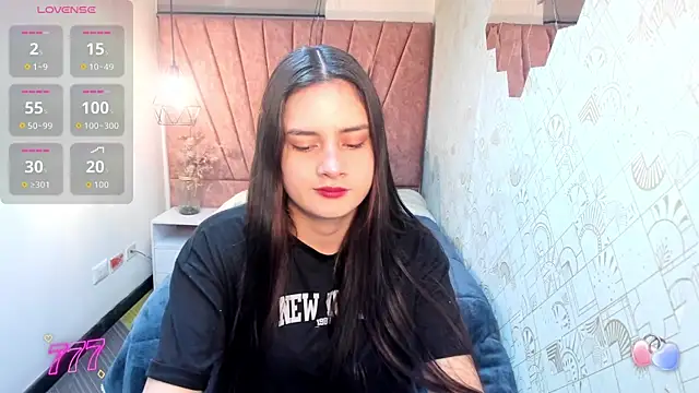 Zoe  Taylor   online show from March 30, 11:54 am