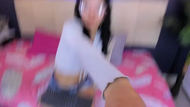 Em1ly jones online show from April 14, 5:02 pm