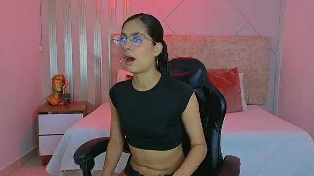 j belle  online show from April 9, 1:27 pm