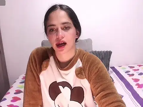 ashely jensen online show from June 15, 2:56 am