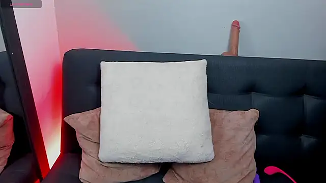 Sarah Lavigne online show from March 26, 12:57 am