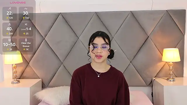 OliviaDiaz online show from March 30, 8:08 pm