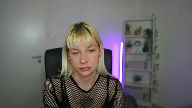 NadiaTiger18 online show from March 9, 7:50 pm