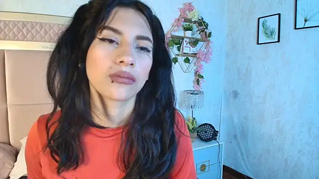 Madii  online show from March 8, 1:04 pm