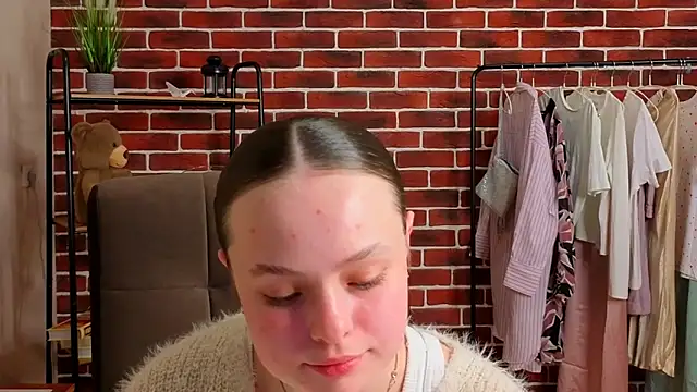 CarollScottt online show from April 3, 2:37 pm