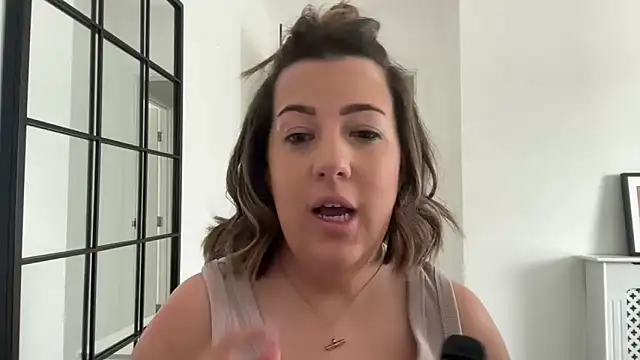 annabellewarick online show from April 18, 7:55 am