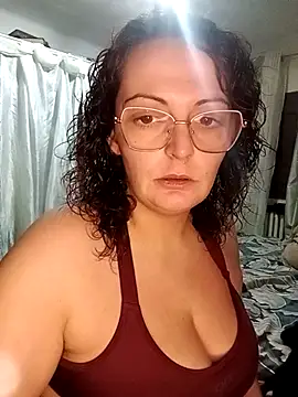 gloww877 online show from April 1, 6:27 pm