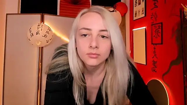 CarolMoor online show from April 23, 12:29 pm