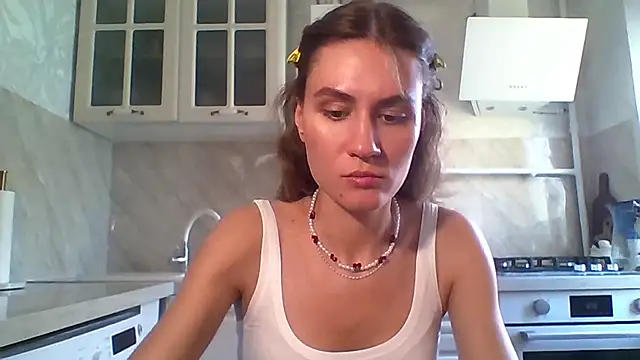 ElenoreHolguin online show from April 15, 9:21 am