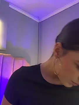 Bella-Ferrer online show from March 18, 6:13 pm