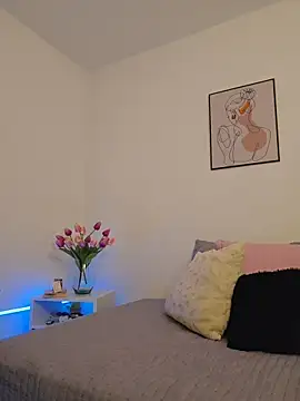 Victoria Evanss online show from April 11, 9:51 pm