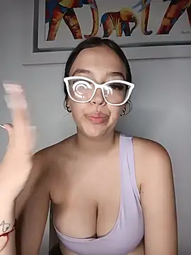 Kitty Loveee online show from June 28, 11:11 pm